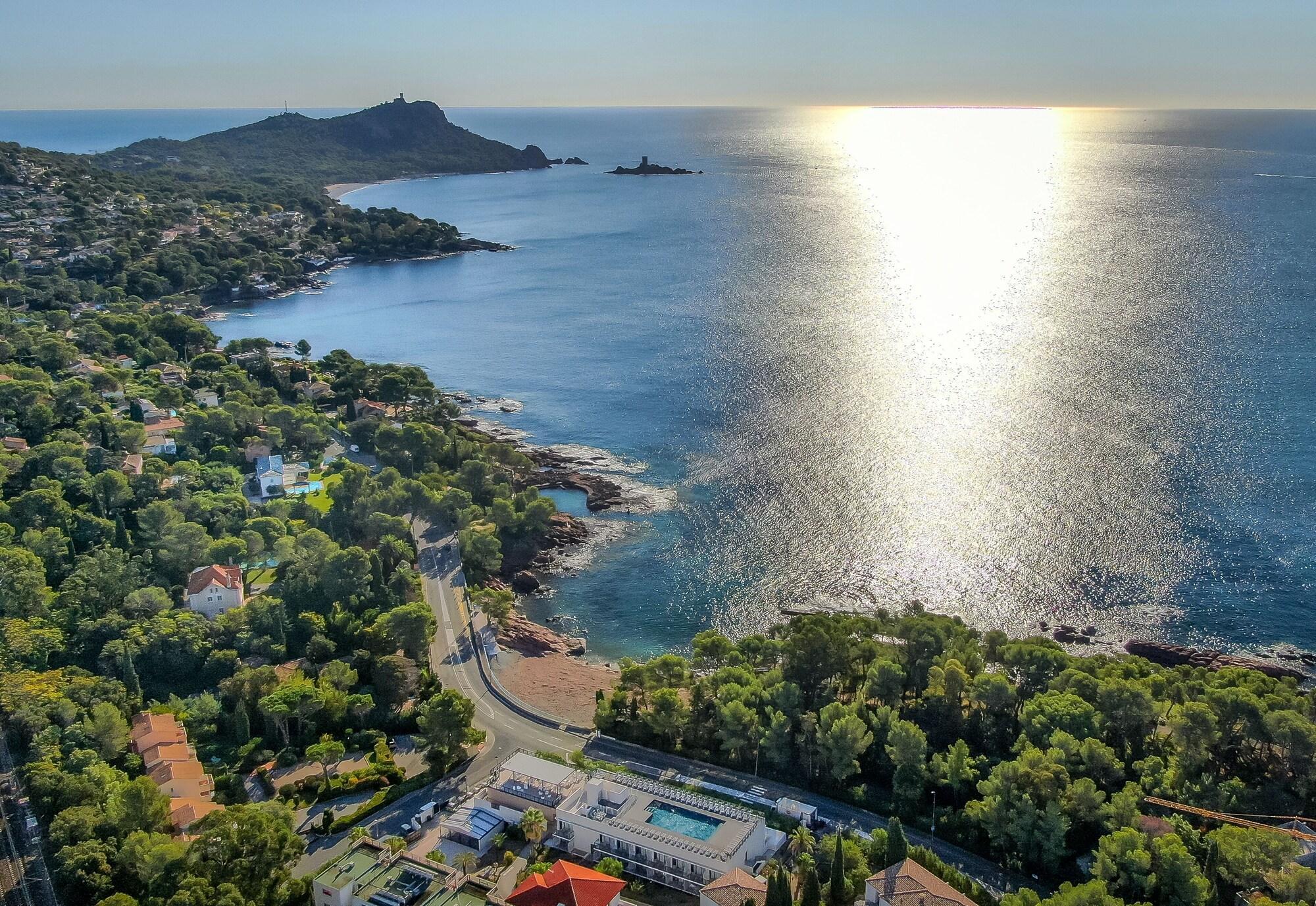 Sowell Family Riviera Hotel Saint-Raphaël Екстериор снимка
