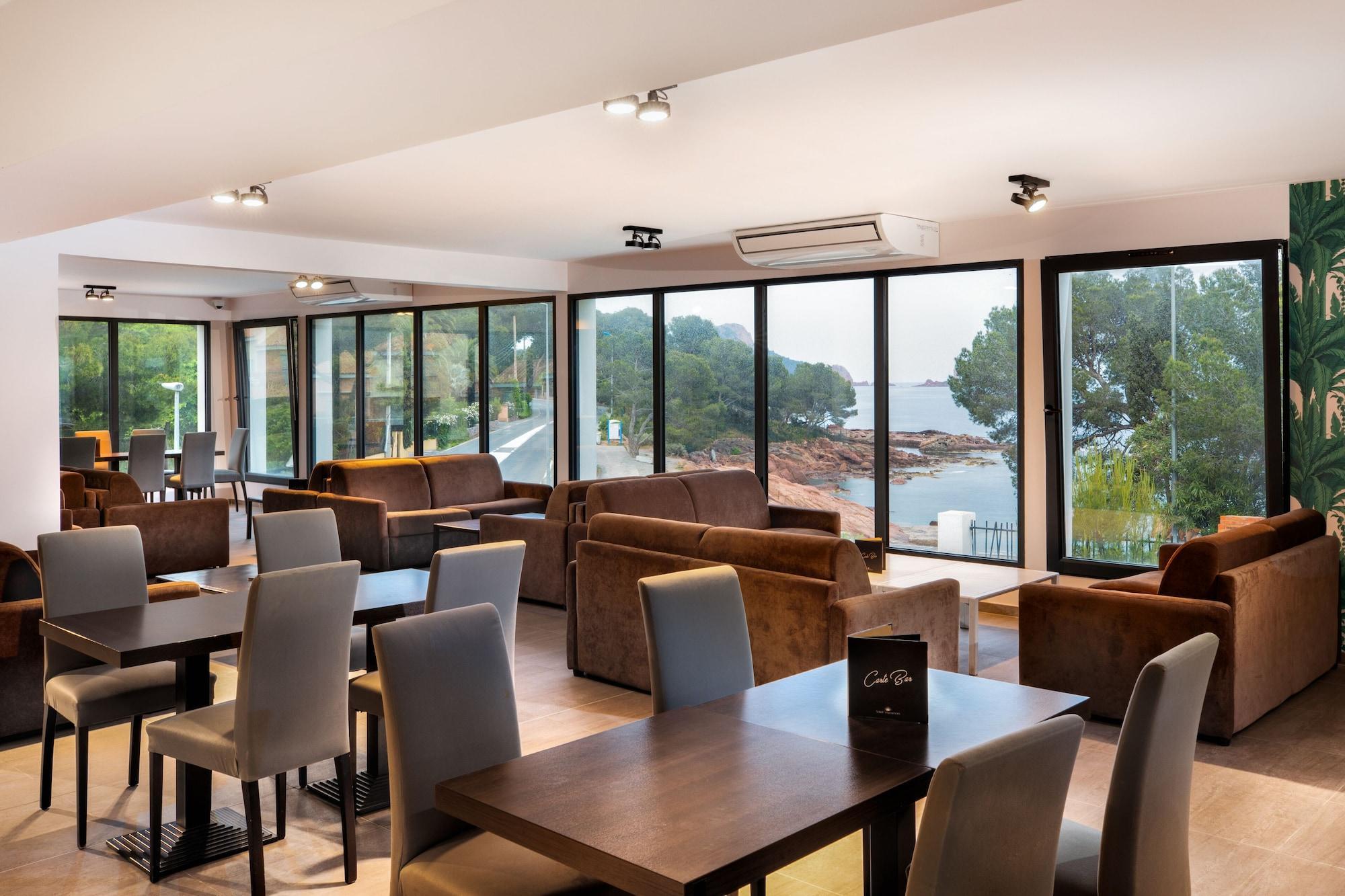 Sowell Family Riviera Hotel Saint-Raphaël Екстериор снимка