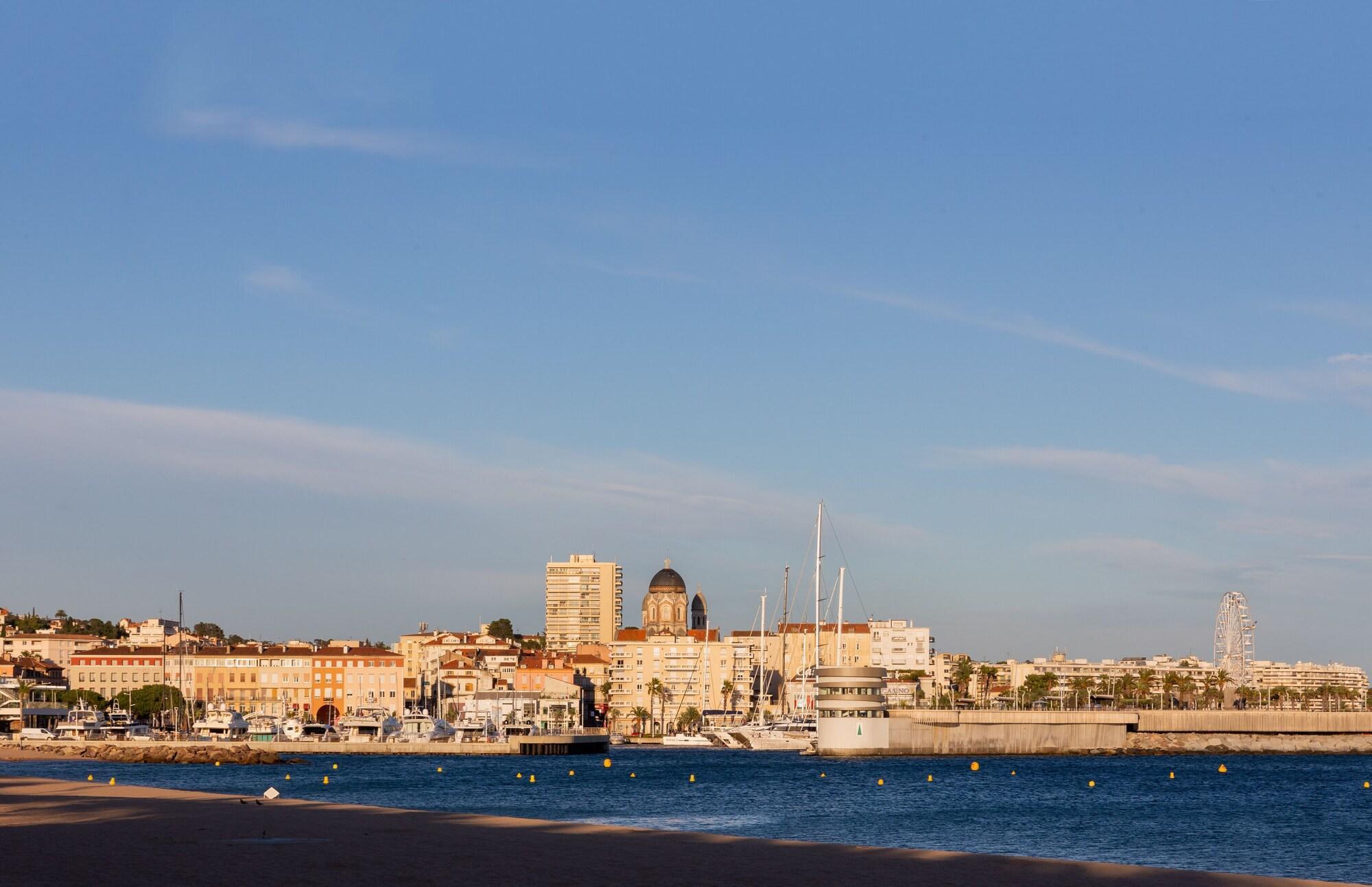 Sowell Family Riviera Hotel Saint-Raphaël Екстериор снимка