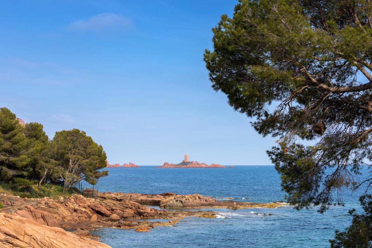 Sowell Family Riviera Hotel Saint-Raphaël Екстериор снимка